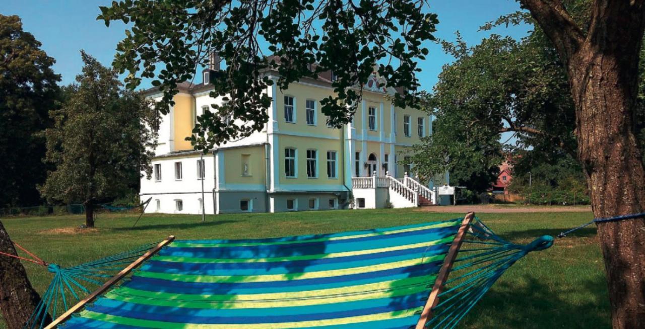 Schloss Schmuggerow Exterior foto