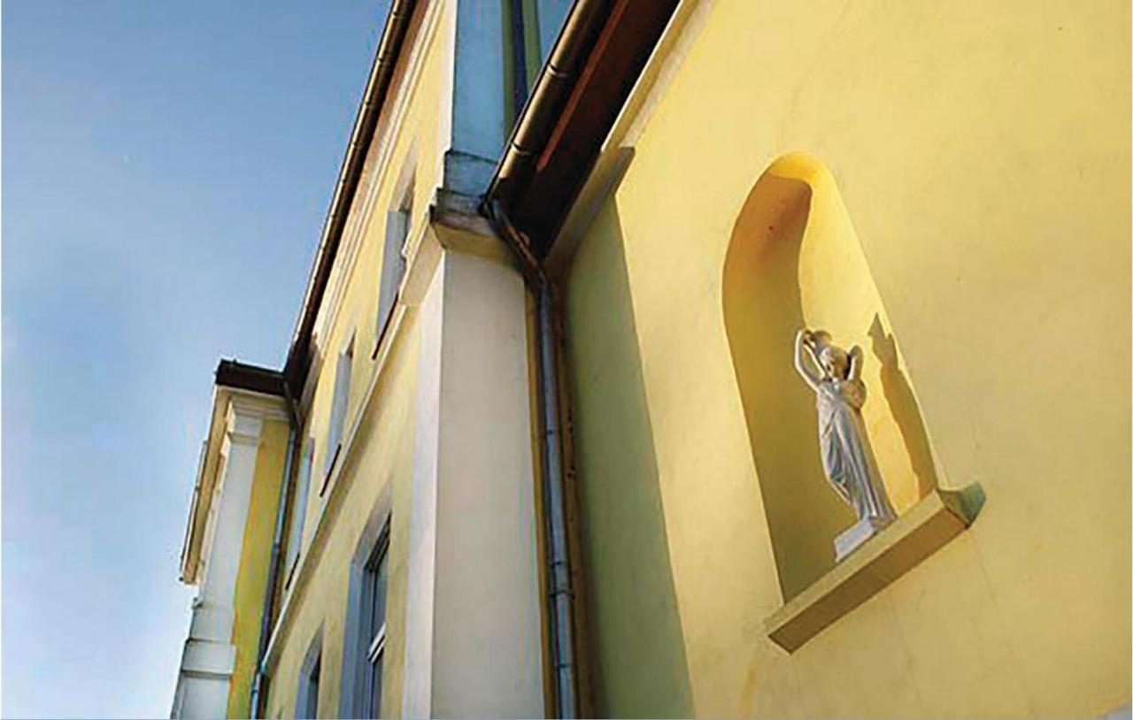 Schloss Schmuggerow Exterior foto