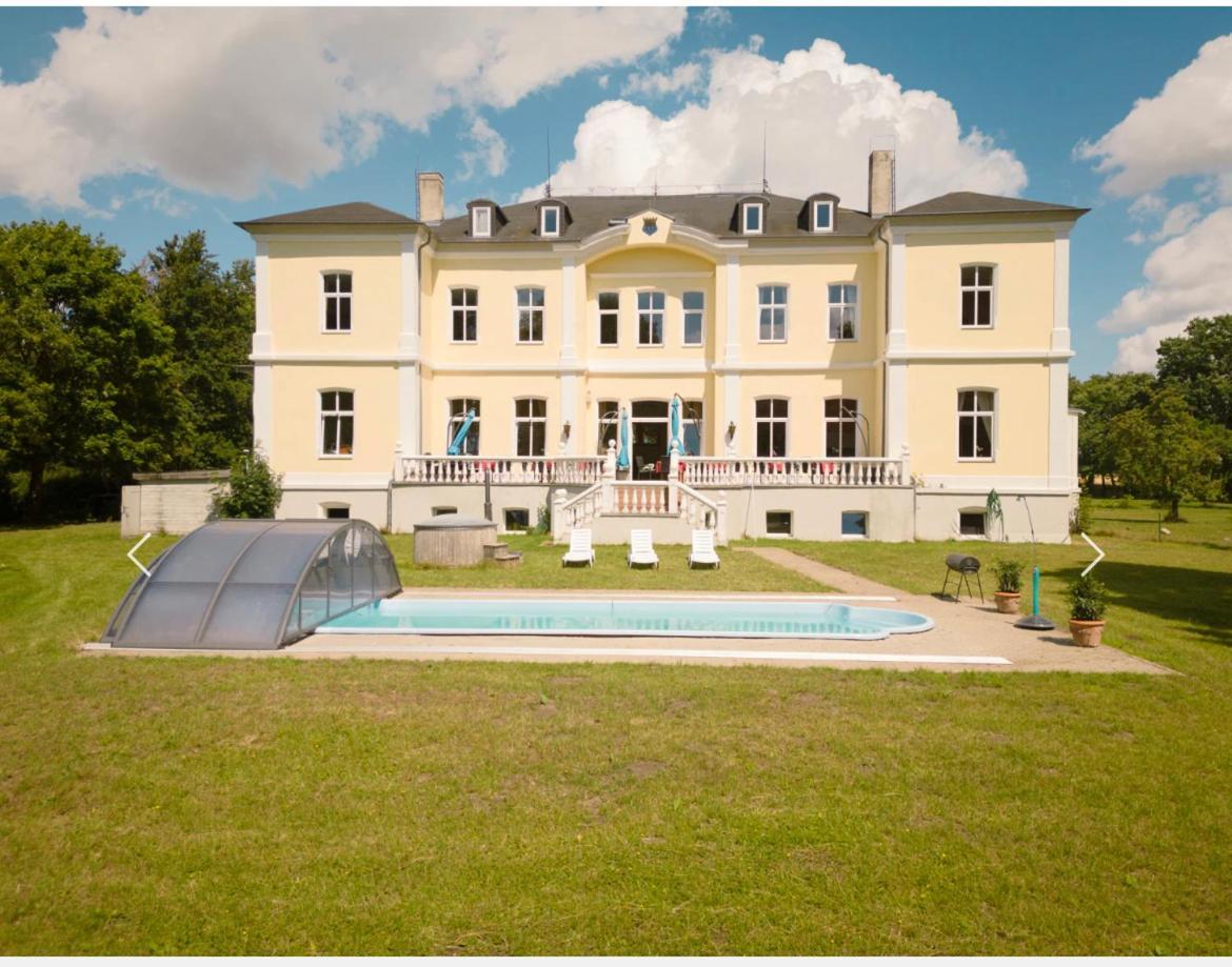 Schloss Schmuggerow Exterior foto