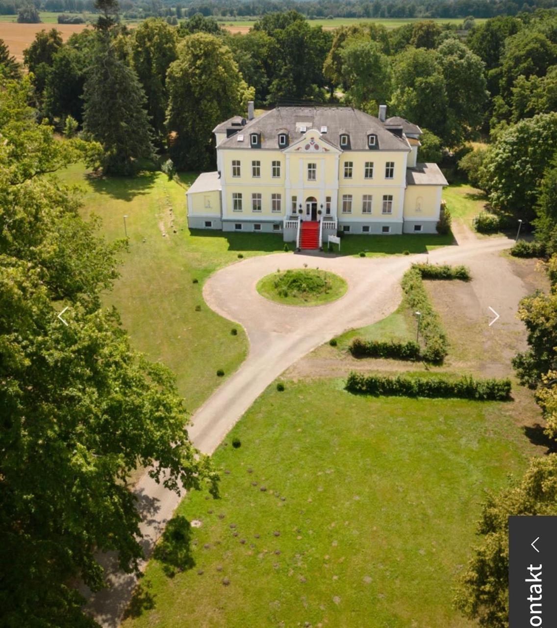 Schloss Schmuggerow Exterior foto